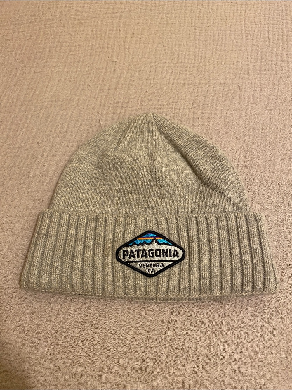 Patagonia Ventura Patch Knit Beanie in Heather Gray. Wool blend . Unisex